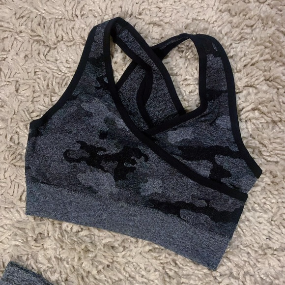 2Pc Black Camo Seamless Shorts Set (Shorts + Bra) - Picture 2 of 4